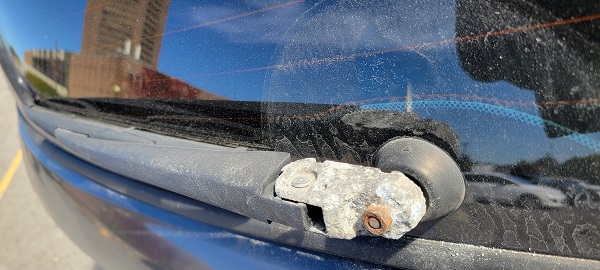 Seized rear wiper